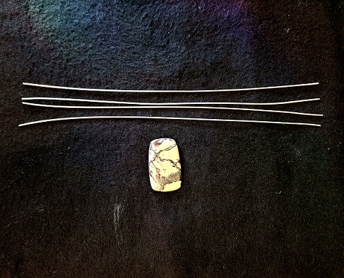 Jennifer Brooks's Snowy Road Pendant - , Classic Wire Jewelry, Wire Wrapping, Wrapping, Wire Wrapping Jewelry, Weaving, Wire Weaving, Weaving Wire, Cut 4 pieces of 18 gauge wire using the measurement